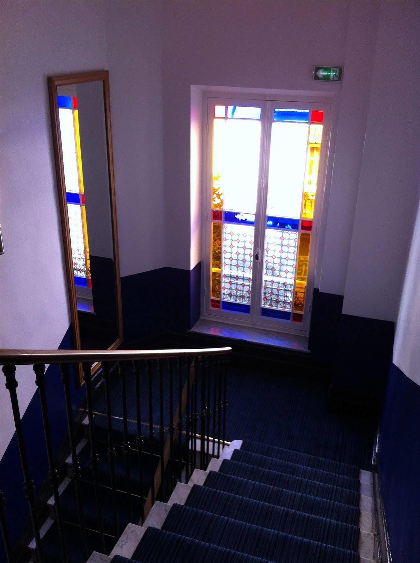 Le Etoile Hotel